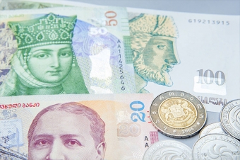 Gürcüstanda ilk: valyuta tarixi minimuma endi
