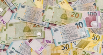 [b]Dollar kreditlərinin faizləri üzrə artıq ödənilən vəsaitlər qaytarılacaq - Nazir[/b]