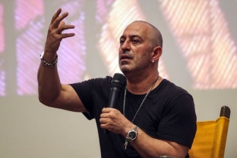 <b><span style="color:red;">Cem Yılmaz:  "İldə 2 milyon dollar qazanıram"</b>