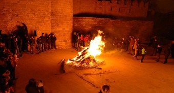 <b>Novruzda niyə <span style="color:red;">TONQAL  qalayırıq?</b>