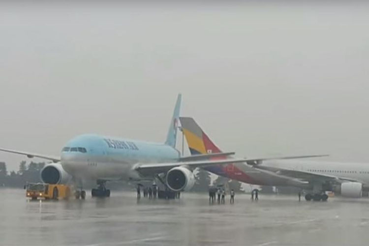 Tokio aeroportunda iki təyyarə toqquşub
