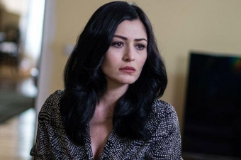 Hicabı təhqir edən aktrisa yenidən hakim qarşısında