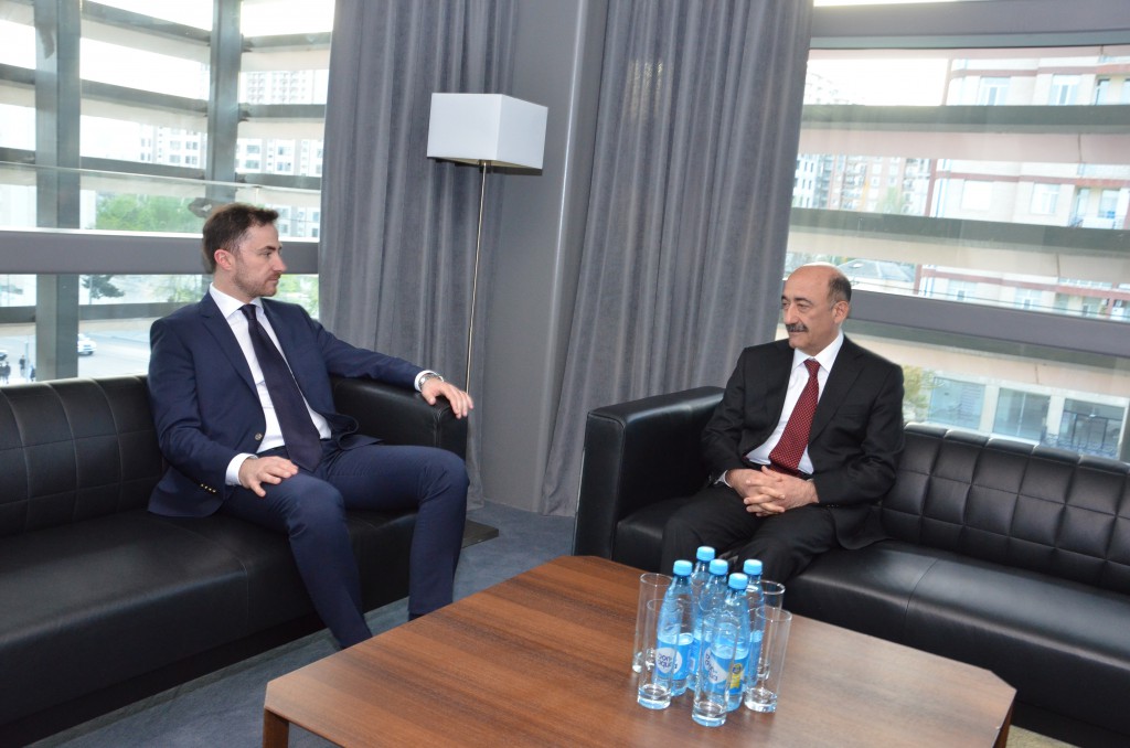 Əbülfəs Qarayev Monteneqronun mədəniyyət naziri ilə görüşüb