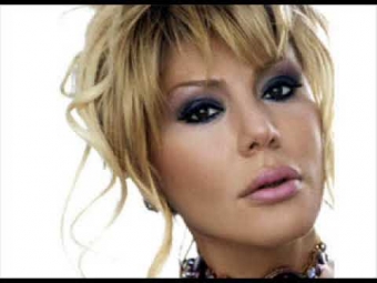 <b>Brilliant Dadaşova: <span style="color:red;">"...qızına qarşı hücumlar olub"</b> 