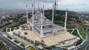 <b>Türkiyənin <span style="color:red;">ƏN BÖYÜK MƏSCİDİNİN  açılışına Ərdoğan da qatıldı - VİDEO</b>