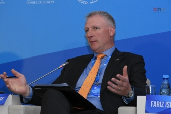 [b]"Tərəflər arasında danışıqlar prosesi müsbət istiqamətdə irəliləyir" - Aİ sədri[/b]