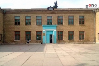 <b>Sumqayıtda qəzalı orta məktəb binası sökülür - <span style="color:red;">FOTO </b>