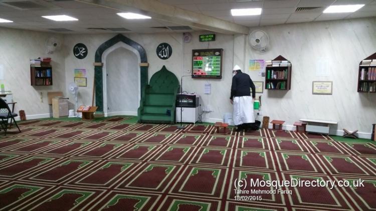 [b]Londonda məsciddə silahlı atışma oldu  [/b]