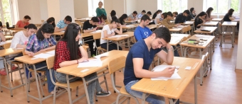 [b]Hansı abituriyentlər yay imtahanında iştirak edə bilər?[/b]