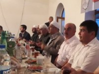 <b>Türkiyə səfirliyinin din işləri üzrə müşaviri Saatlıda dindarlarla görüşüb</b>