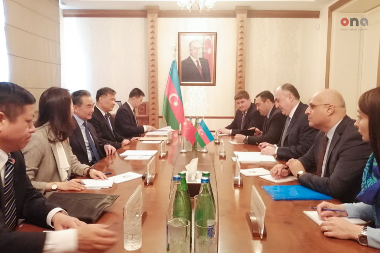 [b]Azərbaycan və Çin xarici işlər nazirləri görüşdü[/b]