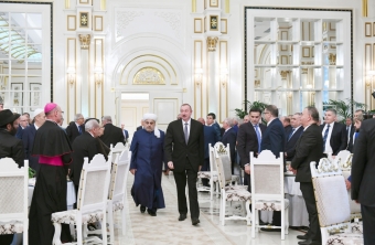 [b]Prezident İlham Əliyev müqəddəs Ramazan ayı münasibətilə iftar mərasimində iştirak edib - FOTO - YENİLƏNİB[/b]