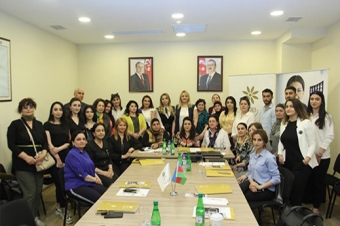 Bakıda qadın biznes inkubatorlarının yaradılması müzakirə edilib