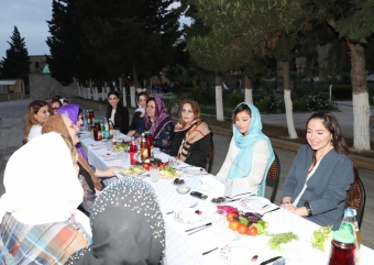 [b]Birinci vitse-prezident Mehriban Əliyeva iftar mərasimində iştirak edib - FOTO[/b]