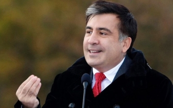 Ukrayna pasportu Saakaşviliyə qaytarıldı - FOTO