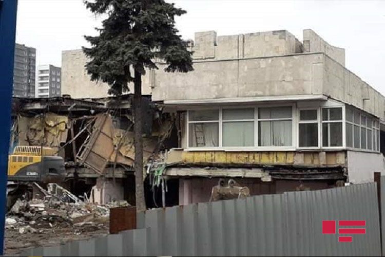 Moskvadakı məşhur "Bakı" kinoteatrı sökülüb - FOTO