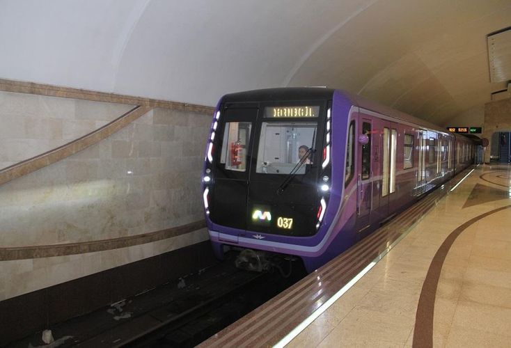 Metroda problem: "Vaqonun qapısında qəfil..."