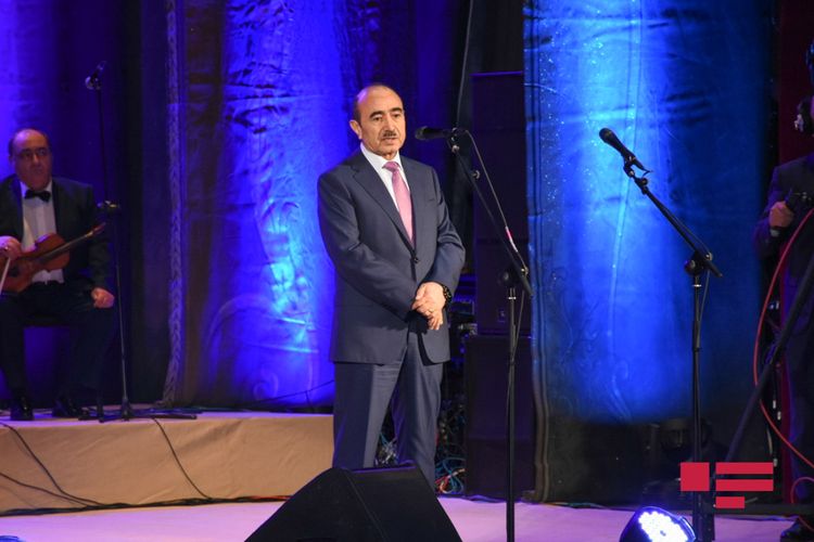 Əli Həsənov: "Teleradio fəaliyyəti ilə məşğul olan insanlar Azərbaycan dövlətinin milli, tarixi, mədəni salnaməsini yaradırlar" - FOTOSESSİYA