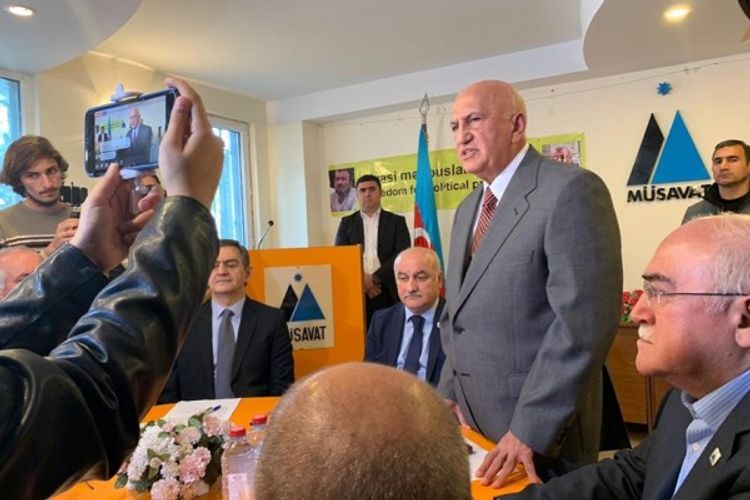 Krılovun qəhrəmanları: Bu nə "səmimiyyət"? - TƏHLİL