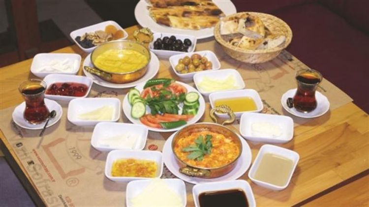 Səhər, günorta, axşam yeməyi nə zaman yeyilsin? - Yeni TƏKLİF