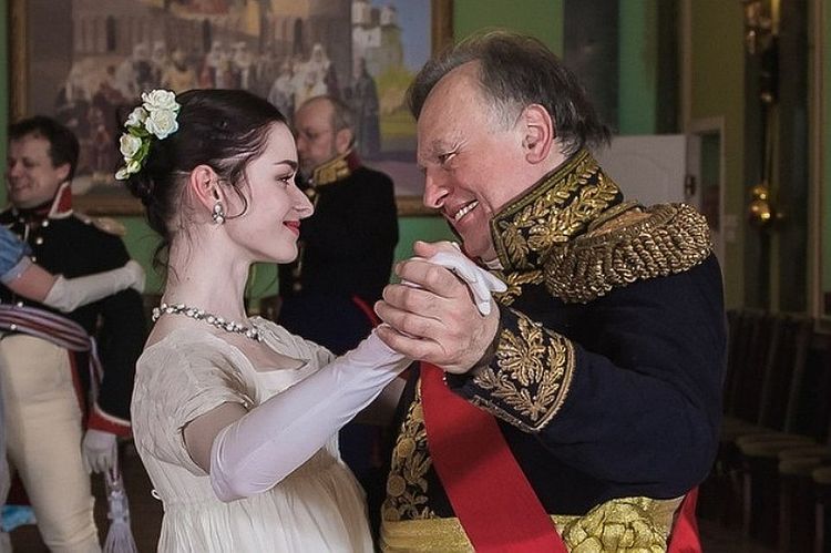 Sevgilisini doğrayan professoru tanıyanlar danışır: “Hamı şokdadı...”