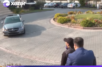 Canlı efirdə tanınmış müğənnimizə MAŞIN HƏDİYYƏ ETDİLƏR