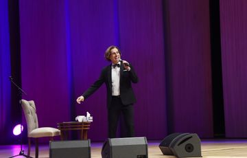 "Nə danışıram, özüm bilmirəm” - Rusiyalı şoumen Azərbaycanda