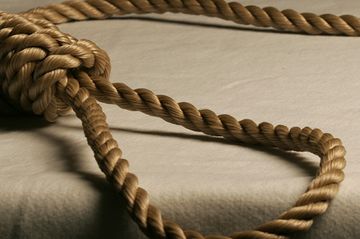 Ermənistanda məhkum özünü öldürdü