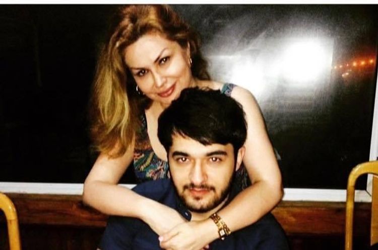 Könül övladı ilə canlı efirdə - Oğlu müğənnini sevir - VİDEO