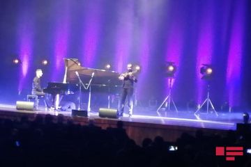 "Cəld barmaqlar" ləqəbli Peter Bensenin Bakıda konserti olub - FOTO