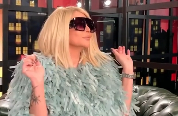 Aygün eynəklərini bağışlayır: şərtləri açıqladı - VİDEO