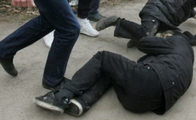 Şəhərin mərkəzində quldurluq: <span style="color:red;">3 nəfər basqın etdi