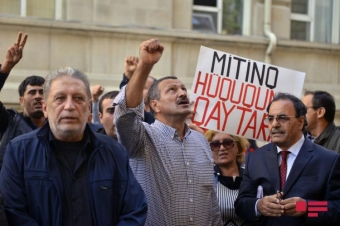 <span style="color:red;">"Yenə də heç nə alınmadı"  - məşhur bloger piketdən yazdı