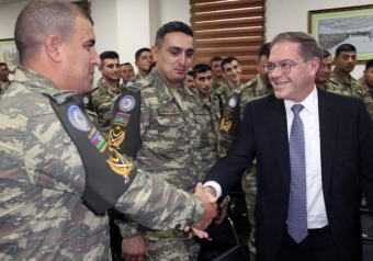 ABŞ səfiri hərbçilərimizə xidmətdə uğurlar arzuladı