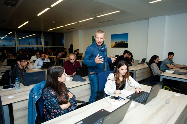 <font color=red>® </font>Azərbaycan Beynəlxalq Bankının IBA Tech Akademiyası  fəaliyyətə başladı