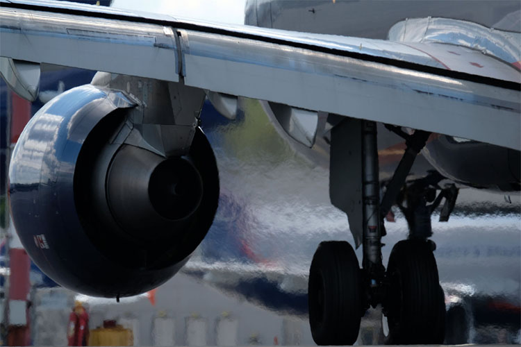 Kataloniyada müstəqillik tərəfdarlarının tətilləri Barselonada 42 aviareysin ləğvinə səbəb olub