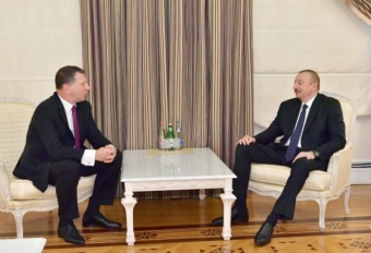 İlham Əliyev Latviyanın keçmiş Prezidenti ilə görüşdü - YENİLƏNİB