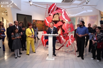 “Dünyaların kəsişməsi” adlı rəsm sərgisi