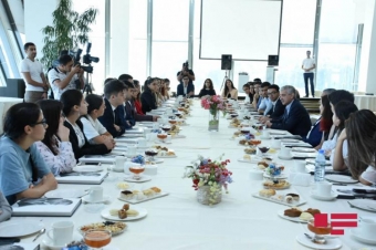 YAP-ın keçirdiyi müsabiqənin qalibləri ilə görüş olub