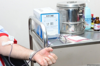 Xəstəsinə qan köçürülməsini istəyənlər donor axtarmalıdır? - RƏSMİ CAVAB