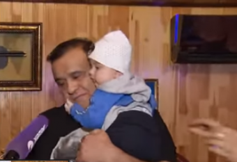 54 yaşında 3-cü dəfə ata olan Tacir ailəsi ilə <span style="color:red;">CANLI YAYIMDA 