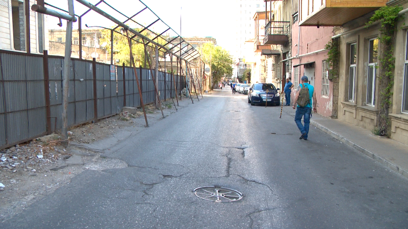 Bakının bu küçələrində yol bağlıdı - <span style="color:red;">XƏBƏRDARLIQ 