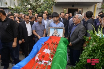 Əlvida, gözəl dost... – <span style="color:red;">Səbuhi Sədəf vida mərasimindən yazır 