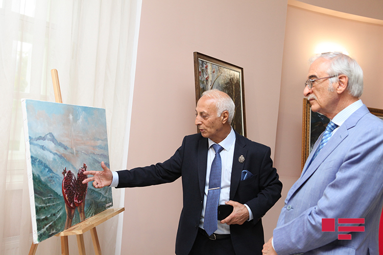 Moskva Şəhər Dumasında azərbaycanlı rəssamın sərgisi açılıb - FOTO