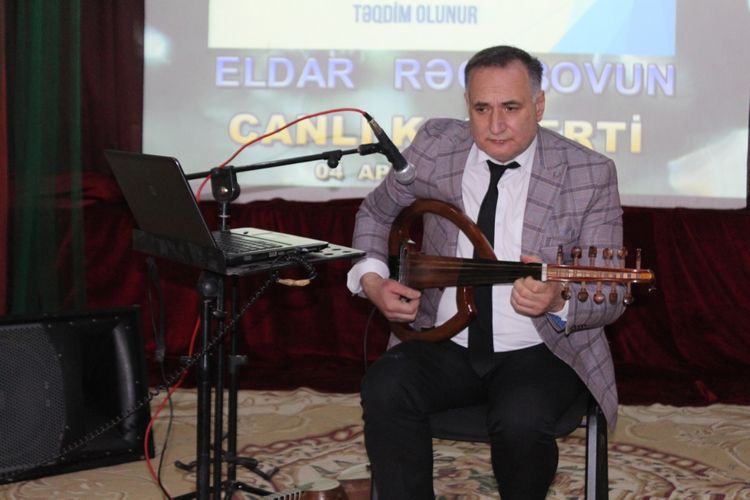 Tanınmış musiqiçinin onlayn solo konserti olub