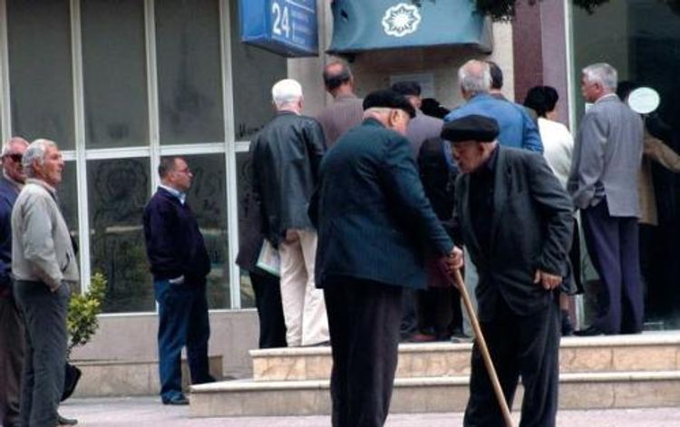 Pensiya ödənişləri edilən şəhər və rayonlar AÇIQLANDI