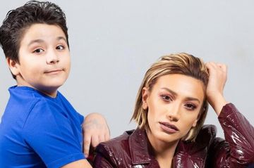 "Ona bahalı hədiyyə alıram, aldadıb əlindən alırlar." - Röya Ayxan 