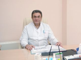 "Uşaqlar da yoluxur, klinikamızda 6 yaşlı uşaq koronavirusdan müalicə olunur" - Baş həkimdən AÇIQLAMA