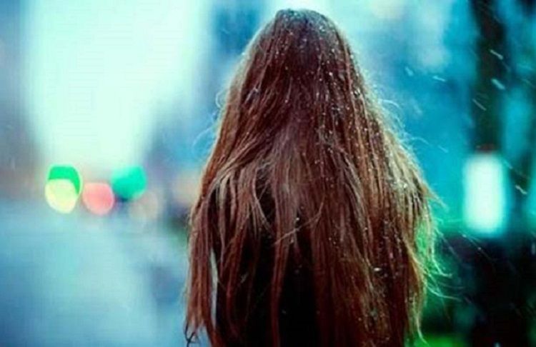 Bakıda 15 yaşlı qız itib, anası axtarır