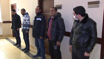 Xeyir-şər evində qumar oynayanda yaxalandılar  - FOTO